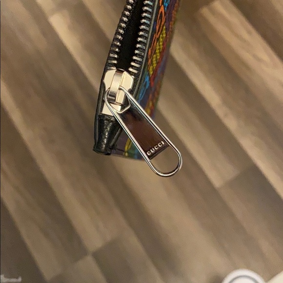NWOT Gucci psychedelic clutch - Picture 2 of 5